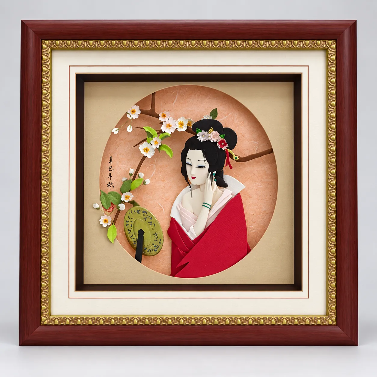 花鏡仕女立體紙雕完整正面棚拍,呈現紅衣仕女、花枝與深紅色框體